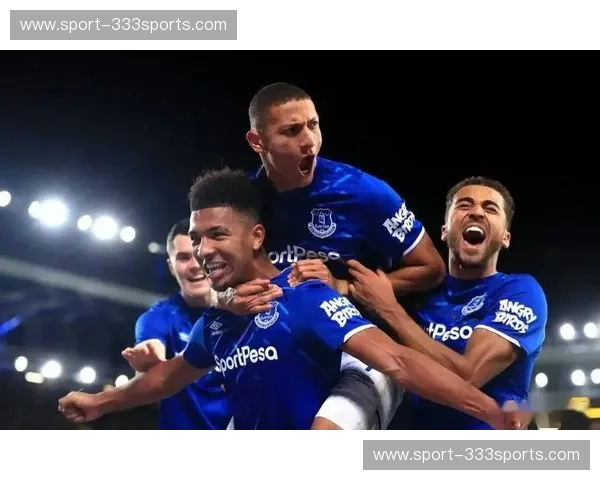 蓝军对决枪手的激情碰撞：埃弗顿vs阿森纳，直播现场点燃你的足球狂热！